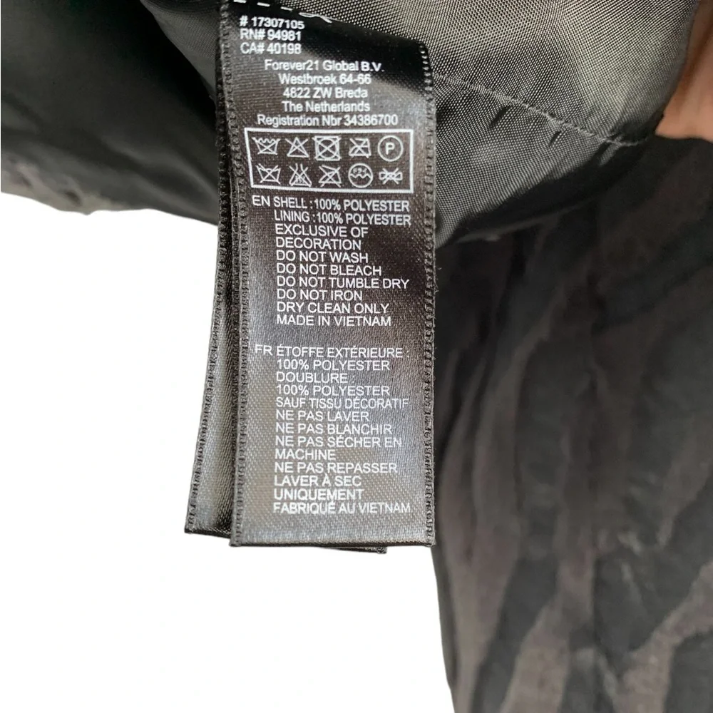 FOREVER 21 Gray Faux Fur Zebra Print Cropped Jacket size small - Picture 5 of 8